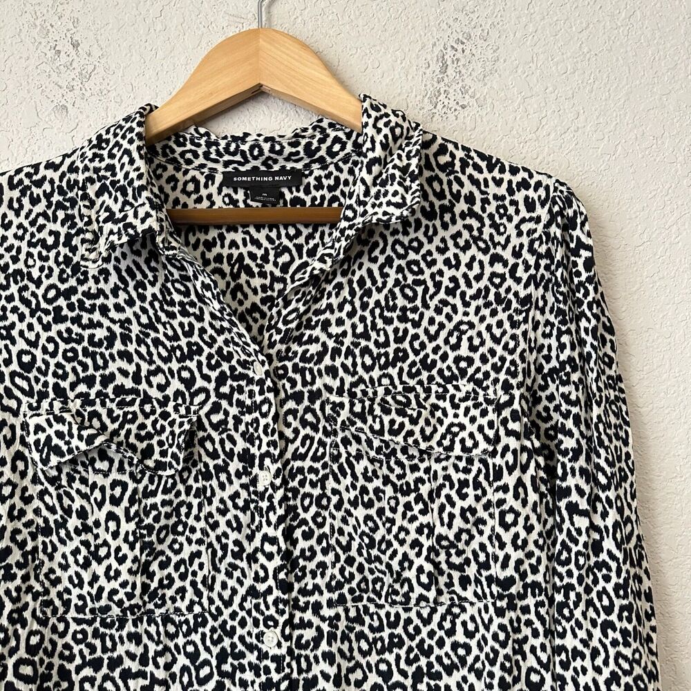 Something Navy Leopard Print Button-Up Long Sleev… - image 2